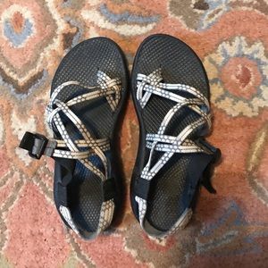 Women’s chacos size 8